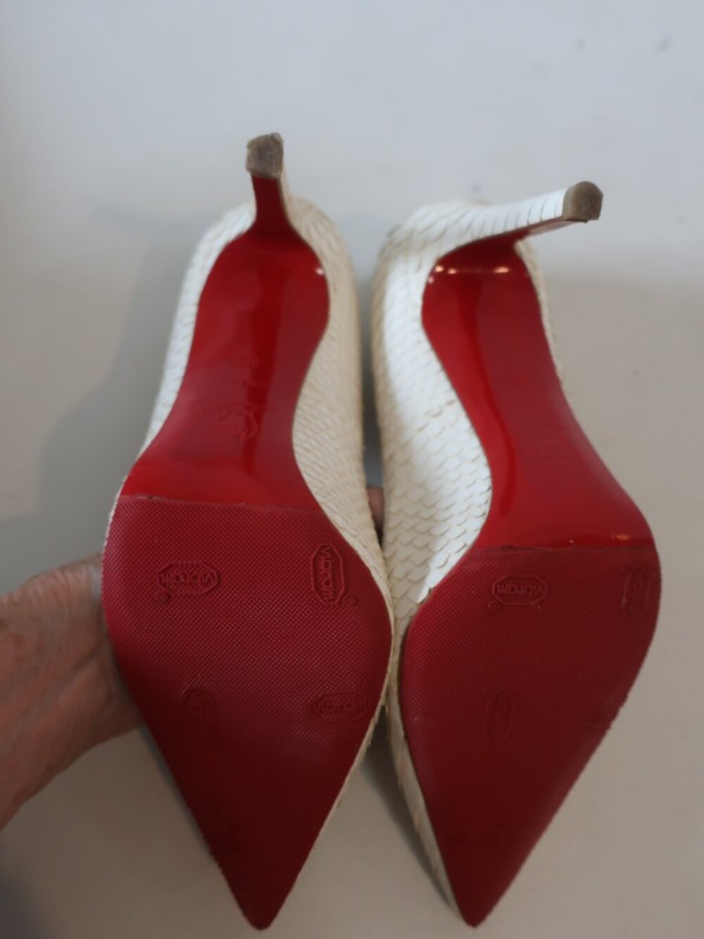 Authentic Christian Louboutin White So Kate Python Leather Heel Pump 38.5 US/8.5 - Picture 14 of 16